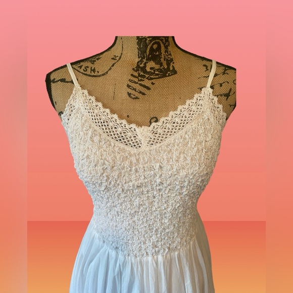 White Handkerchief Style Dress - Picture 3 of 8